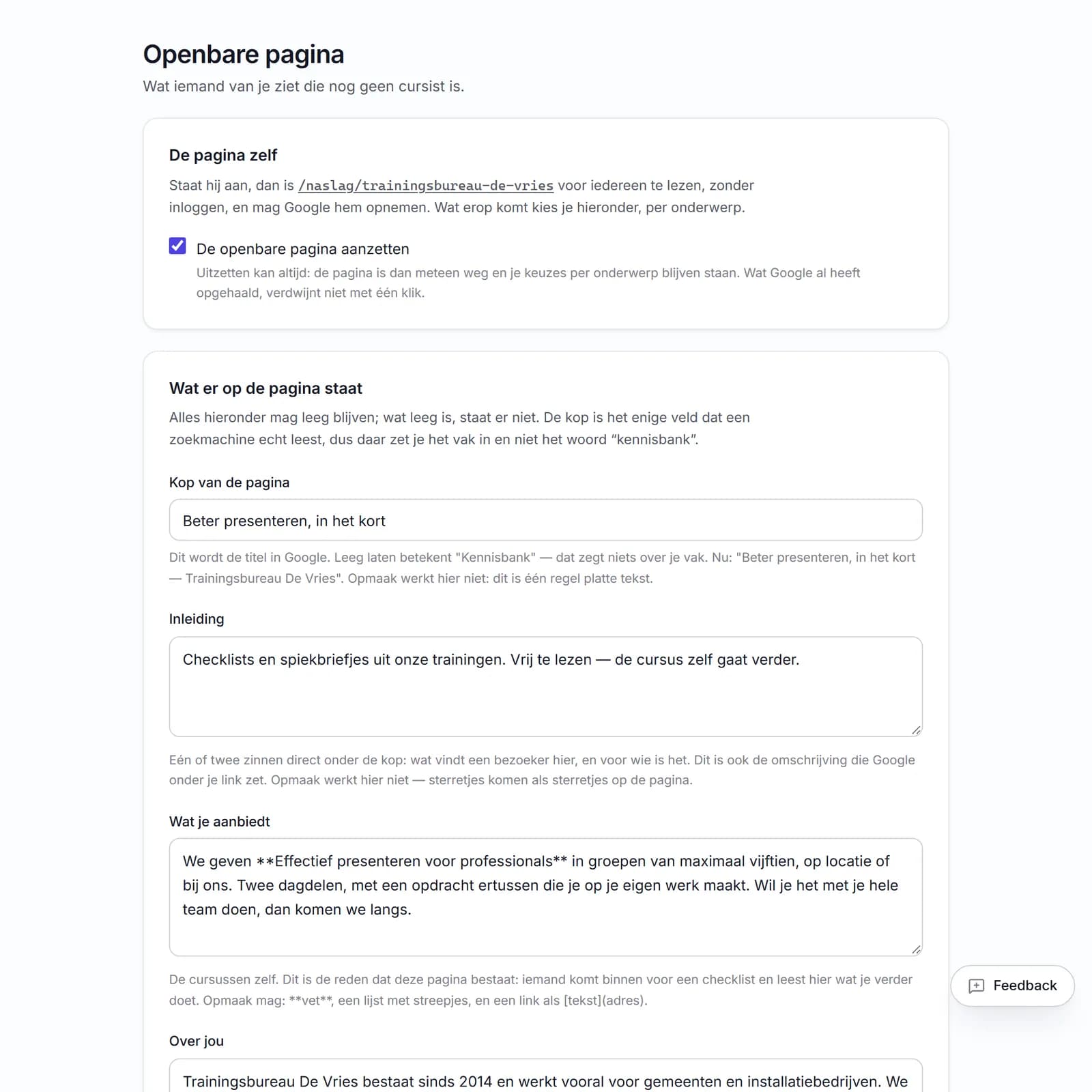 Het scherm waar je je openbare pagina inricht: velden voor de kop, de inleiding, wat je aanbiedt en wie je bent, een adres voor je eigen website, en onderaan de openbare onderwerpen met knoppen om ze op volgorde te zetten.